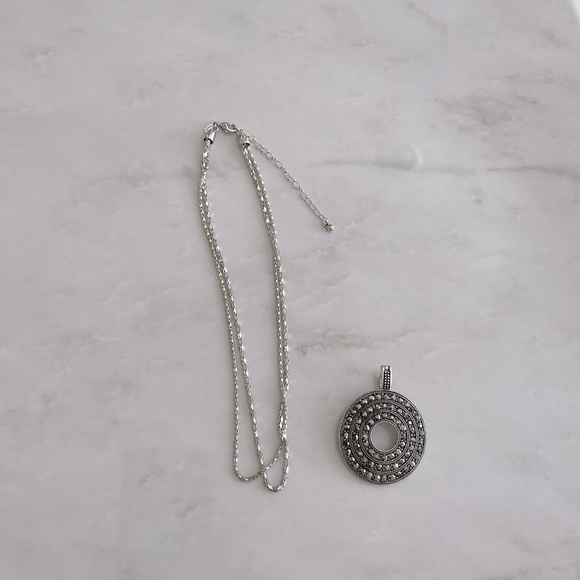 🎉SALE🎉Premier Designs Necklace and Pendant - Picture 3 of 8